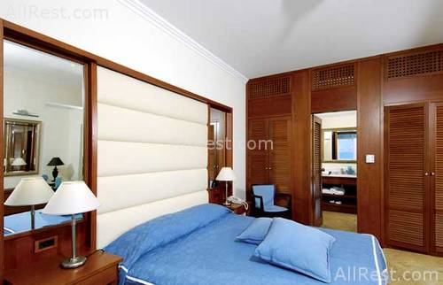 Pilot Beach Hotel 12